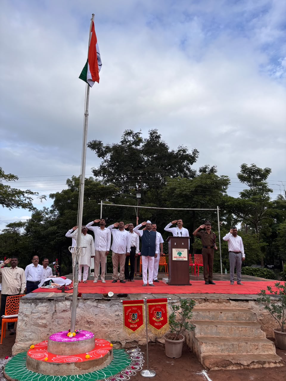 बळवंत महाविद्यालयात स्वातंत्र्य दिन उत्साहात साजरा ..