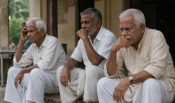 " मुलं यशस्वी झाली.... पण नातं कुठे हरवलं "